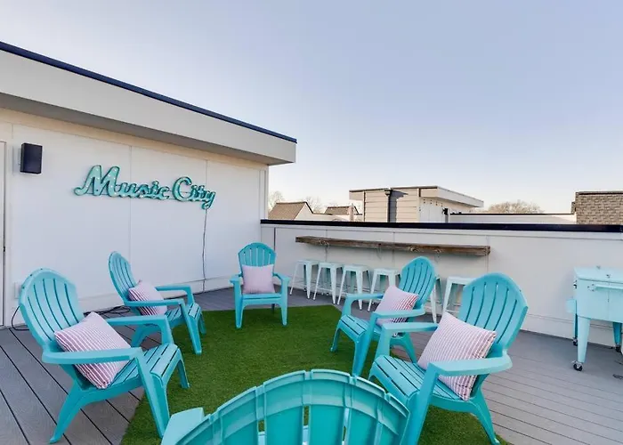 Lovely Rooftop-Game Room-Sleep 8, Near The Opry